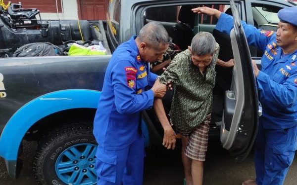 polda jatim evakuasi korban banjir 3000 orang diungsikan 71072