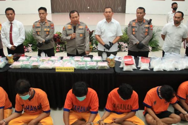 polda jatim gagalkan peredaran 36 kg sabu dan 15 ribu butir ekstasi di jawa timur 51793
