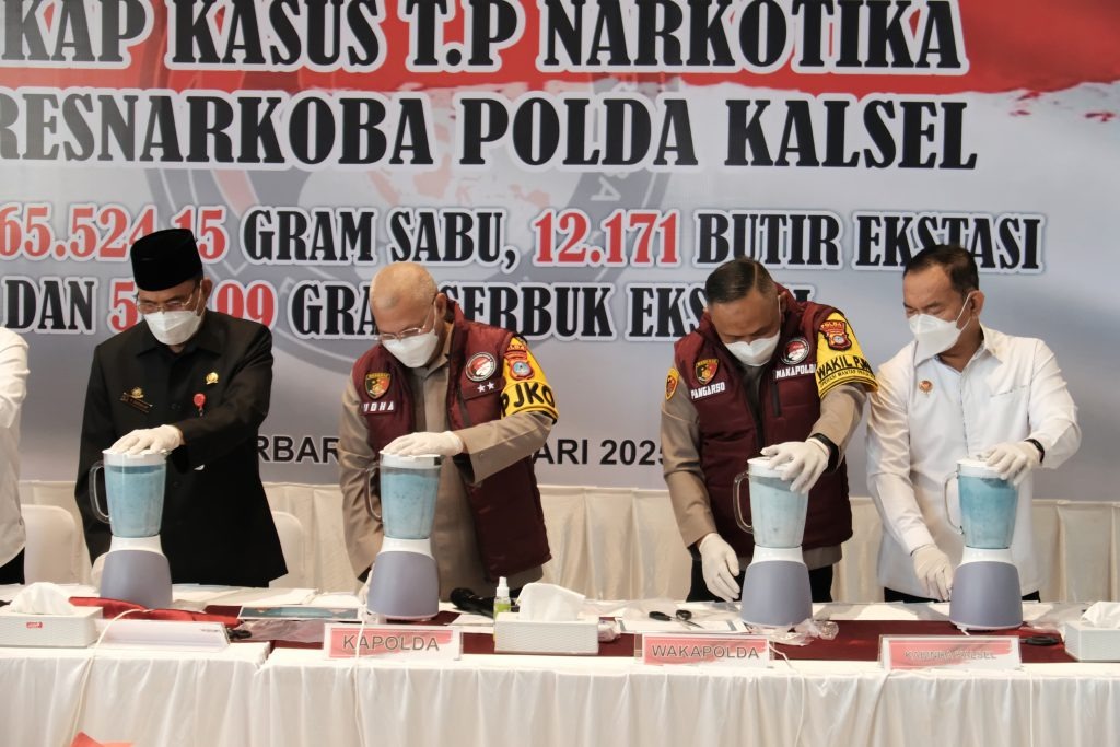 polda kalsel berhasil mengungkap dan musnahkan 655 kg sabu dan 12 171 butir ekstasi 83080