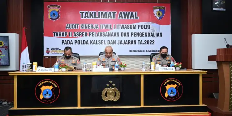 polda kalsel laksanakan taklimat awal audit kinerja itwasum polri 49478