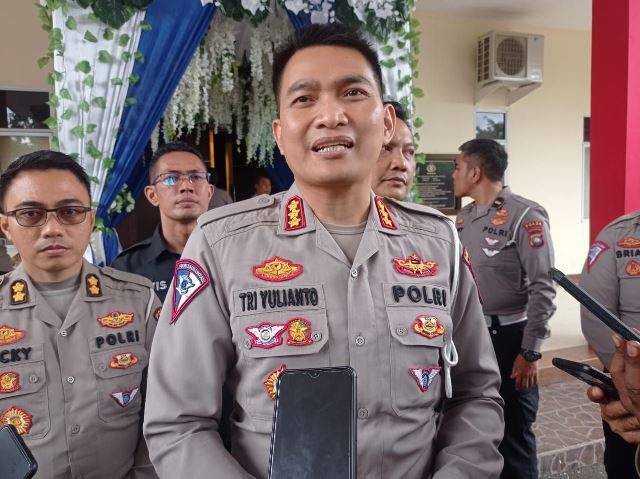 polda kepri beri teguran humanis kepada pelanggar lalu lintas 50812