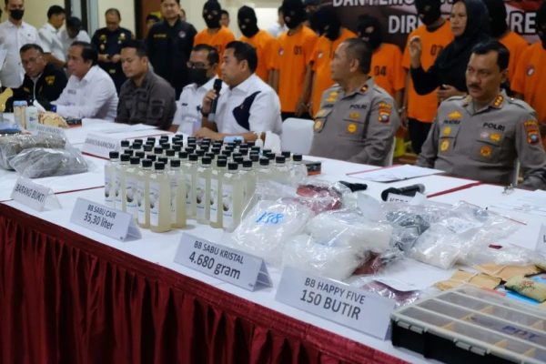 polda kepri dan bc batam berhasil gagalkan penyelundupan narkoba 74928 1