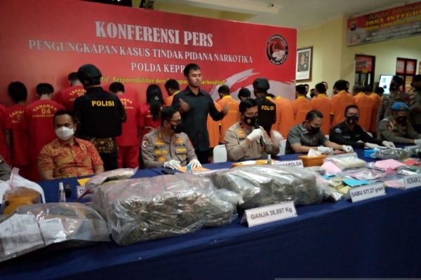 polda kepri tangkap 334 pelaku penyalagunaan narkoba dalam 8 bulan 49247