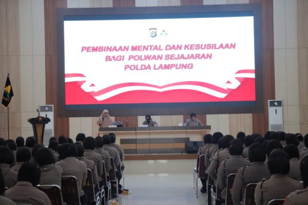 polda lampung beri pembinaan kepribadian pada polwan 52509