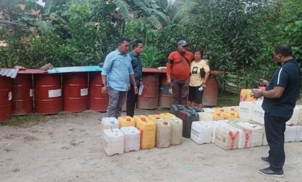polda maluku kembali amankan 3 tersangka baru kasus penimbunan 24 ton minyak tanah 49477