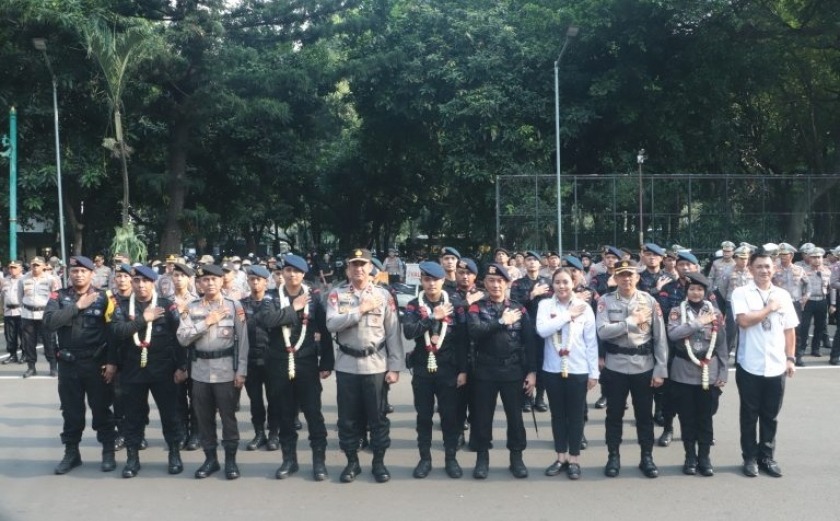 polda metro beri penghargaan pada anggota berprestasi di bidang olahraga 59281