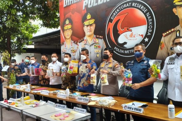 polda metro jaya dengan bea cukai berhasil gagalkan ekspor biji koka ke luar negeri 48771