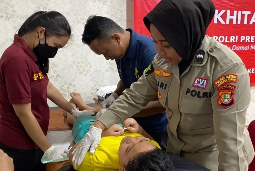 polda metro jaya gelar khitanan masal gratis jelang hut bhayangkara ke 77 59502