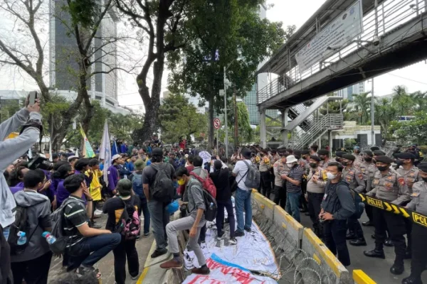 polda metro jaya kerahkan 6 142 personel amankan demo bbm di jabodetabek 49797