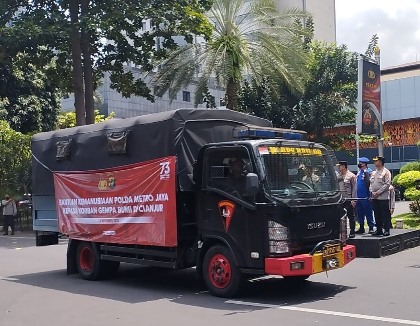 polda metro jaya kirim bantuan logistik untuk korban gempa cianjur 51819