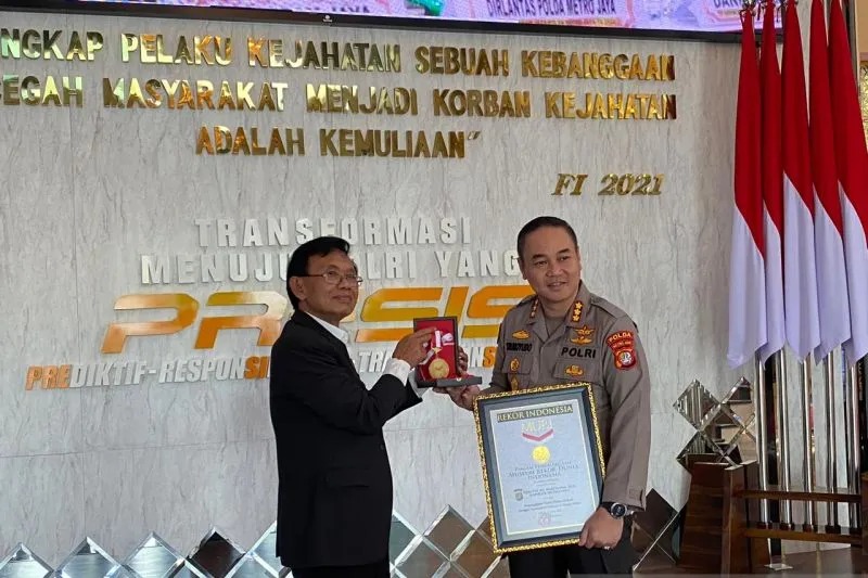 polda metro jaya terima penghargaan muri atas pengungkapan 277 kg sabu 56239