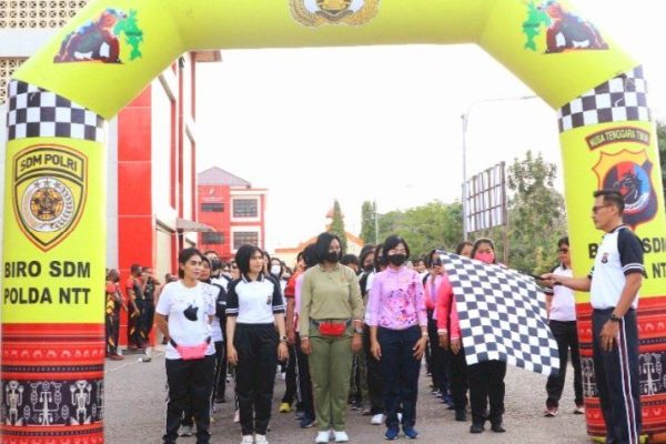 polda ntt gelar olahraga bersama jelang hari polwan ke 74 48956