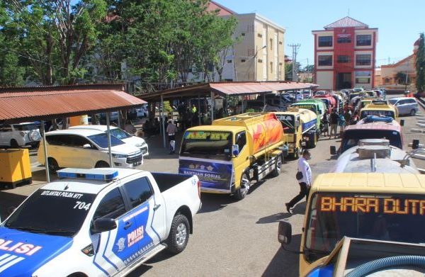 polda ntt kirim 28 mobil tangki bantu atasi krisis air di tts dan kota kupang 49662