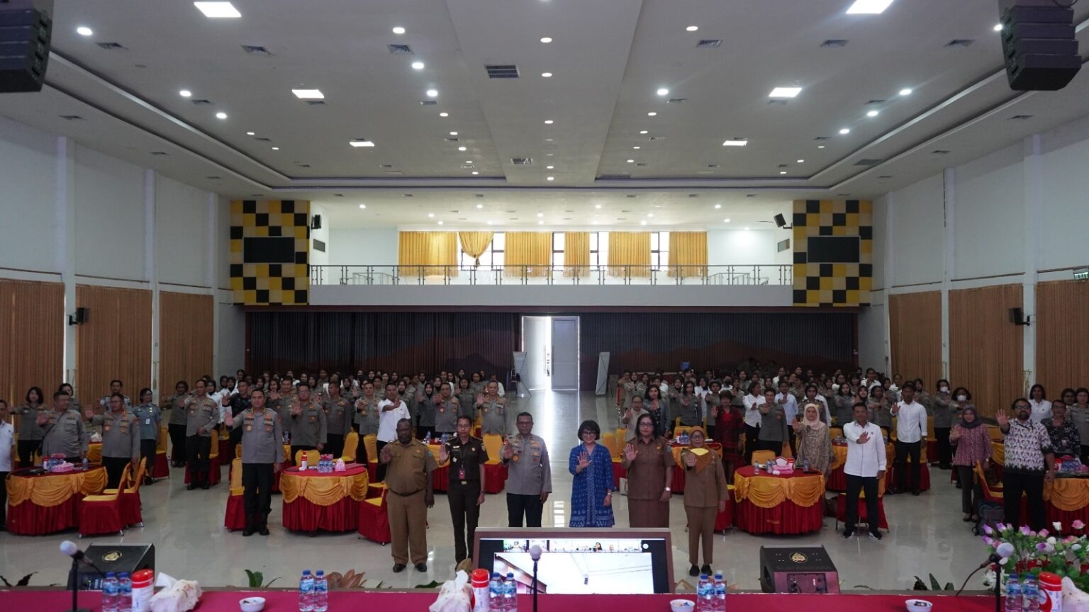 polda papua barat gandeng lembaga un pbb gelar seminar pelatihan polwan 61993