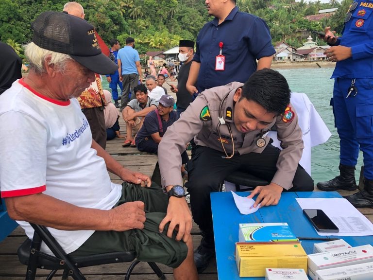 polda sulbar mengadakan klinik terapung sebagai program unggulan korpolairud baharkam polri 71607