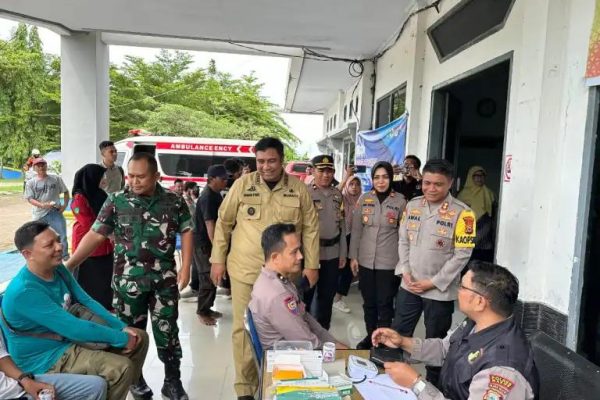 polda sulsel beserta polres jajaran gelar bakti kesehatan untuk para petugas pengamanan pemilu 2024 70250