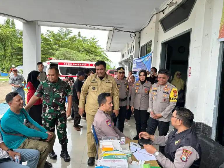 polda sulsel beserta polres jajaran gelar bakti kesehatan untuk para petugas pengamanan pemilu 2024 70250