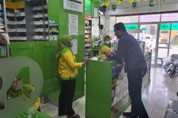 polda sulsel tinjau peredaran obat sirup di rumah sakit dan apotek 50825