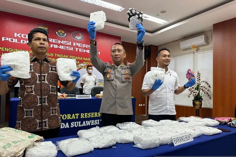 polda sulteng berhasil menggagalkan penyelundupan 25 kg narkoba di kabupaten donggala 72269