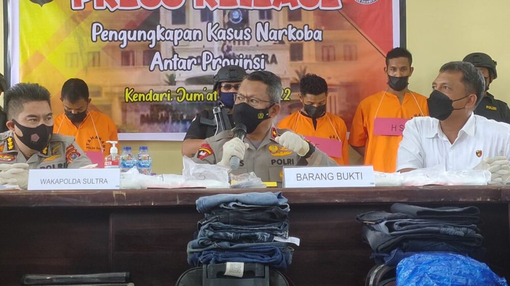 polda sultra jelaskan ada 3 fakta terkait penangkapan pengedar sabu sabu lintas provinsi 47131