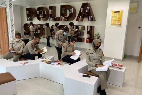 polda sumsel buka e library bagi masyarakat umum 54345