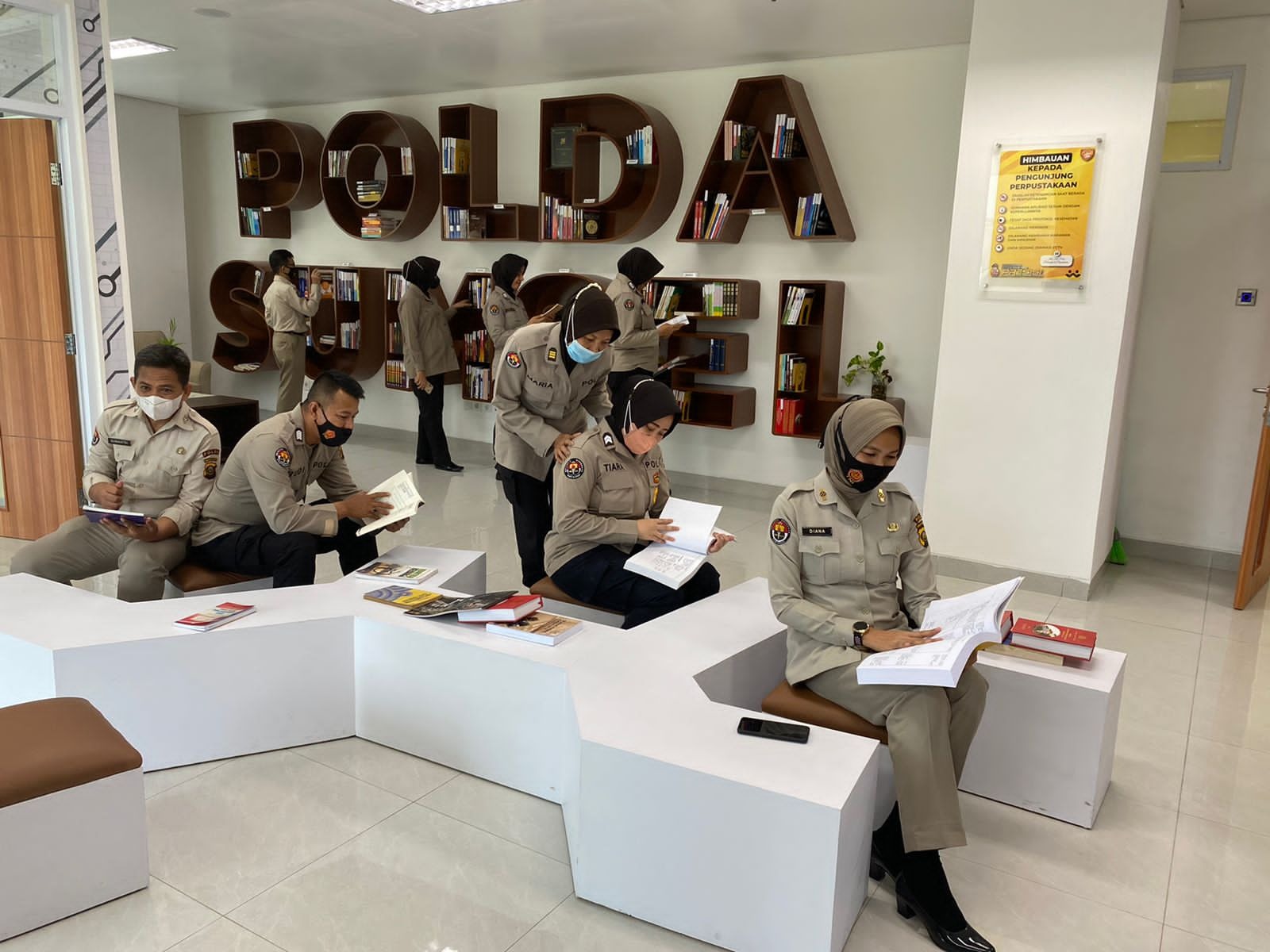 polda sumsel buka e library bagi masyarakat umum 54345