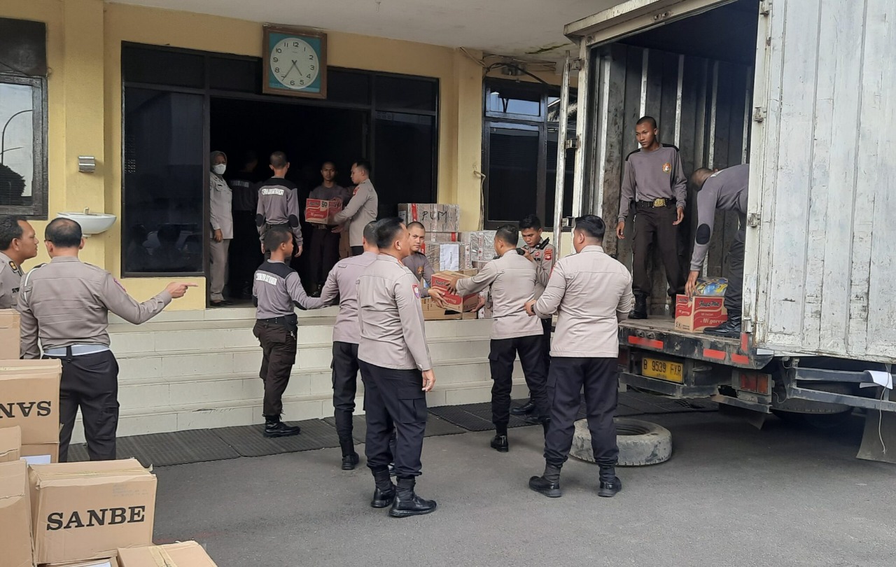 polda sumsel salurkan bantuan untuk korban gempa cianjur 51737