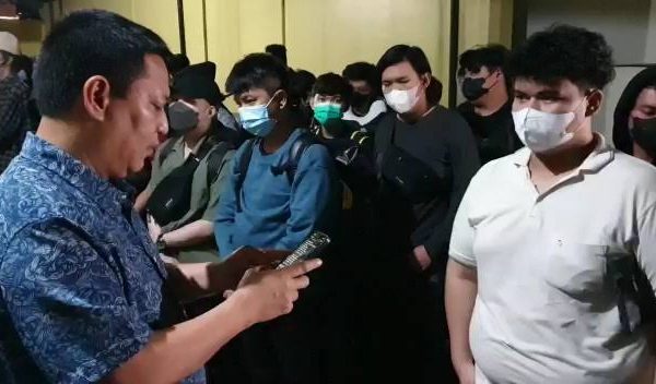 polda sumut berhasil amankan 212 orang pmi ilegal di bandara kualanamu 48934