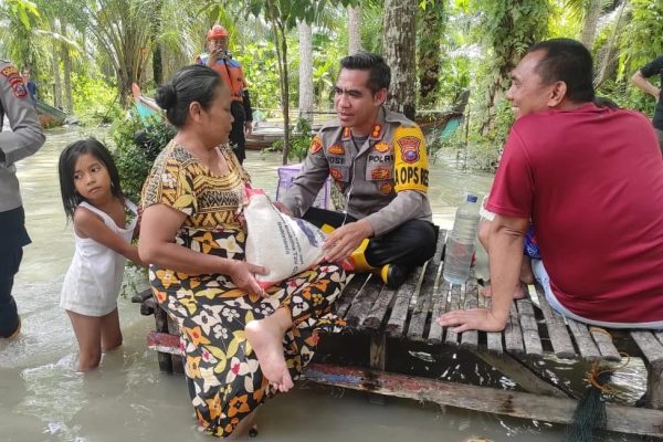 polda sumut salurkan bantuan sosial terhadap masyarakat kurang mampu 51883