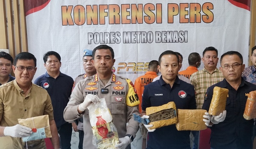 polisi amankan 4 kurir narkoba dengan barang bukti 8 kilogram sabu dan ganja 79585 1