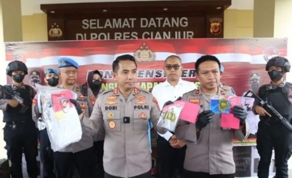 polisi amankan ibu rumah tangga pemilik arisan bodong 50777