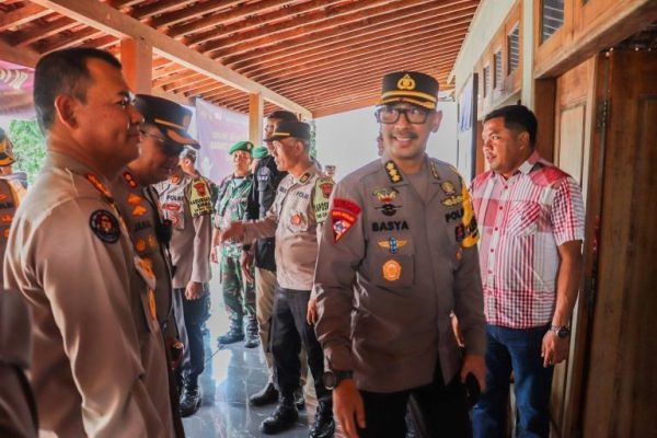 polisi amankan pemungutan suara ulang di kecamatan sidoharjo sragen 70341
