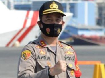 polisi bagikan 1 500 masker dukung jakarta bermasker 11833