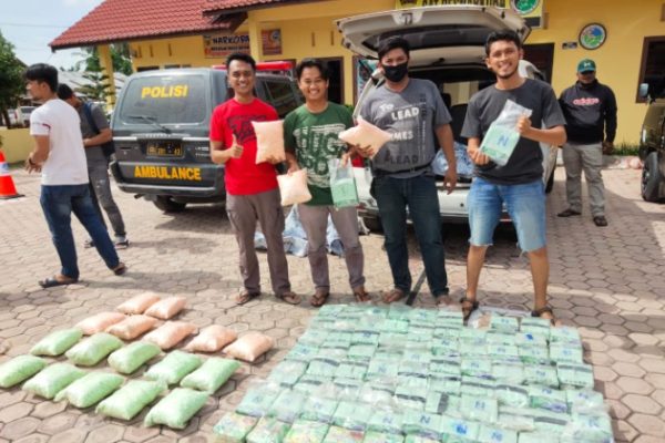 polisi berhasil amankan 81 kg sabu dan 10 000 pil ekstasi di aceh timur 15775 1