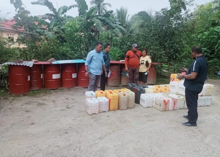polisi berhasil menggagalkan penyelundupan minyak tanah dan solar 49471