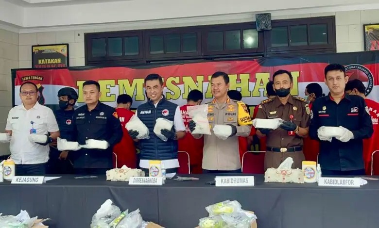 polisi berhasil musnahkan 47 kg sabu dan 34 ribu butir ekstasi di semarang 71625
