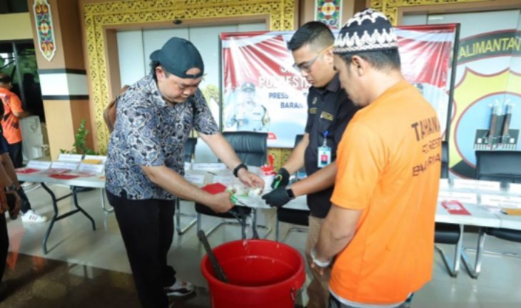 polisi berhasil musnahkan narkoba senilai 3 miliar di banjarmasin 80983 1