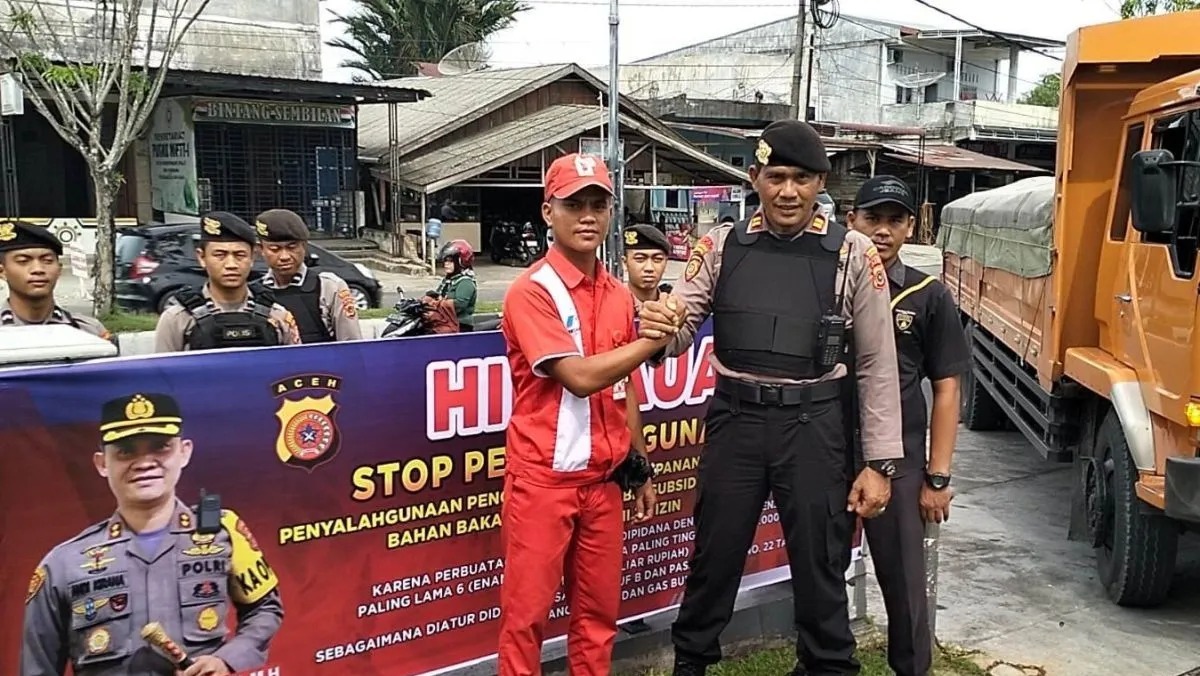 polisi berikan sosialisasi sanksi penyalahgunaan bbm bersubsidi di aceh barat 61948