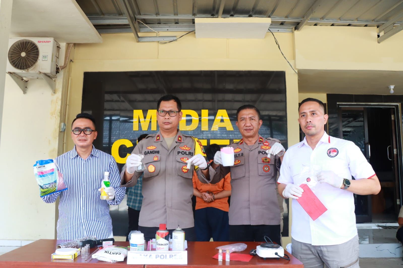 polisi bongkar home industri sabu di lampung timur 71689