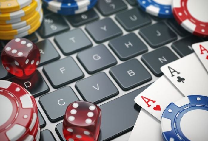 polisi buru bos website judi online yang dipromosikan dua mahasiswi 56171