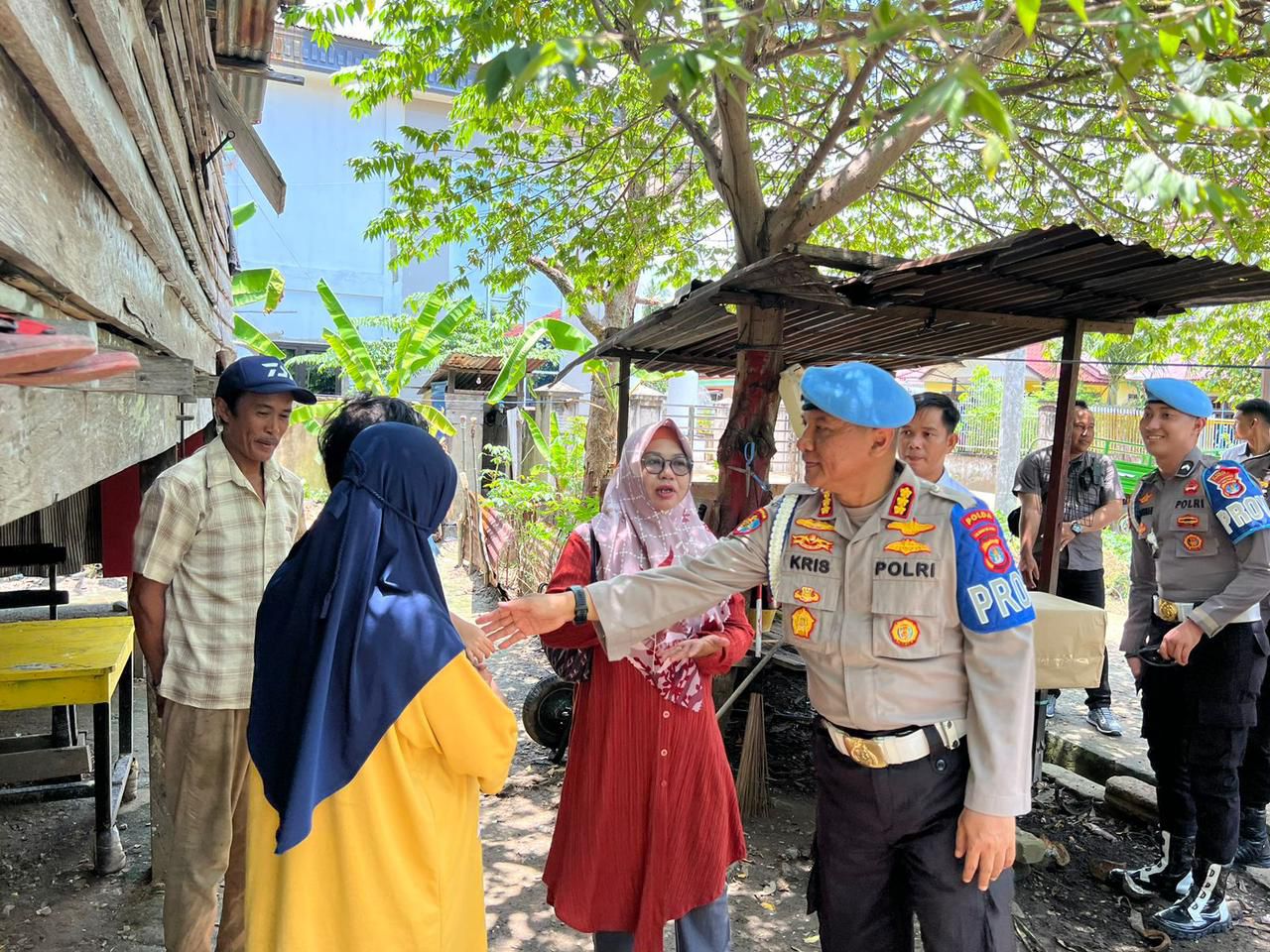 polisi gelar bakti sosial bagi penyandang stunting di kaltara 78501