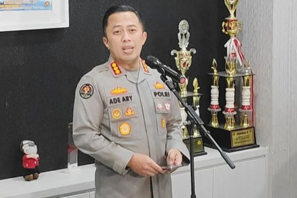polisi masih kaji permohonan penangguhan penahanan tersangka film porno 69398