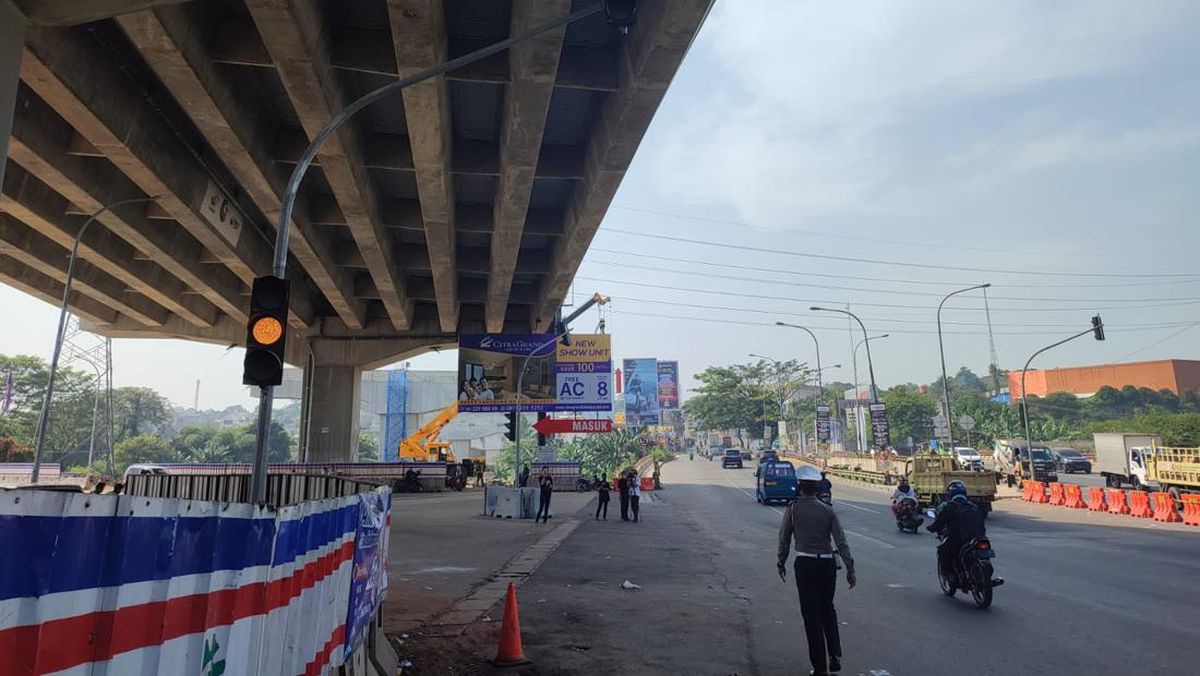 polisi nonaktifkan traffic light dan tutup u turn tkp kecelakaan di cbd cibubur 48386