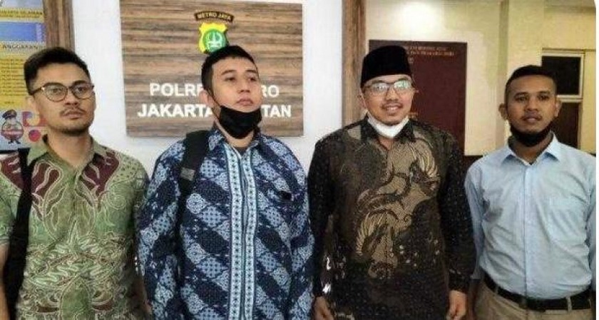 polisi panggil empat mantan karyawan ike farida law office dalam kasus dugaan penggelapan ijazah 62631