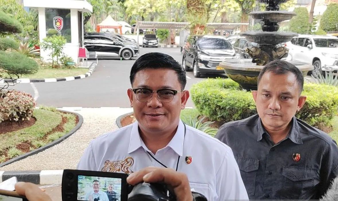polisi periksa dua orang kasus pornografi 68945