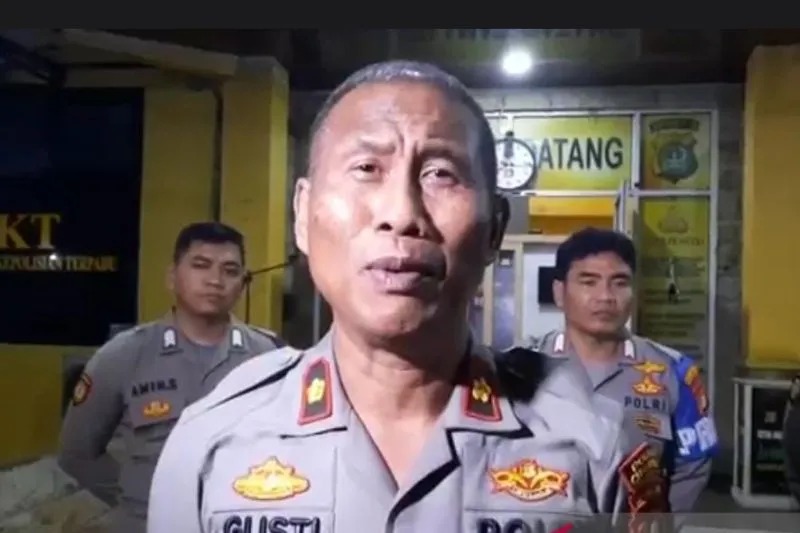 polisi ringkus pelaku penyerangan polsek cipayung 55533 1