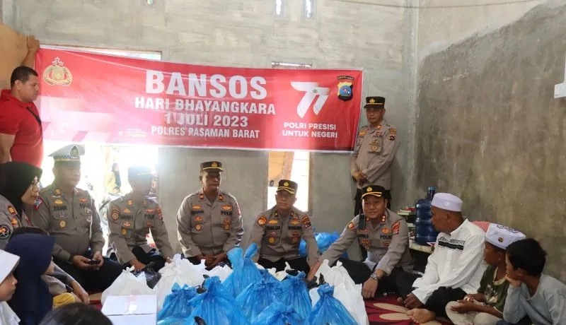 polisi salurkan bantuan sosial ke panti asuhan al ikhlas trans kiawai 60049 1