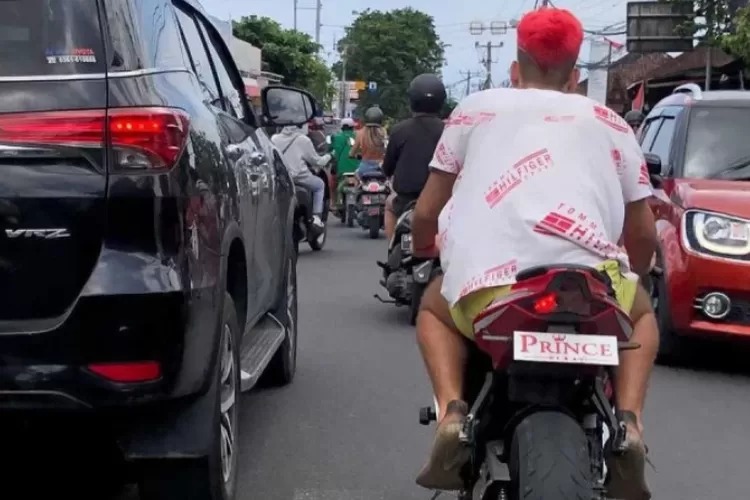 polisi sebar edaran syarat sewa kendaraan dampak pelanggaran wna di bali 55363