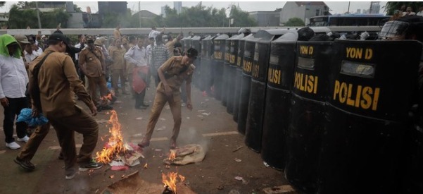 polisi selidiki aksi pelaku anarkis perusak gerbang dpr ri saat demo apdesi 69624