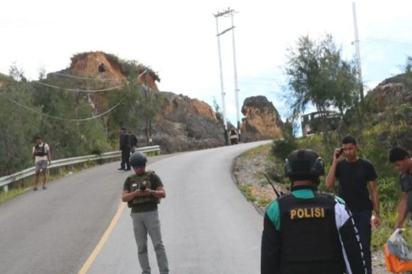 polisi selidiki kasus penganiayaan di jalan trans papua 72952